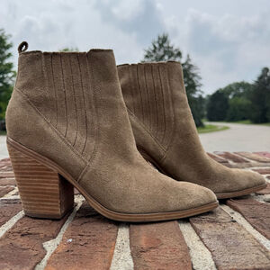 Marc Fisher Taupe Suede Pull On Ankle Booties Block Heel Size 10 Women’s